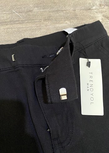 Siyah Pamuklu Kemerli Erkek Şort - Görsel 2