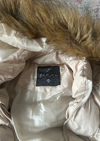 Kürk Detaylı Bej Kadın Kışlık Mont - Görsel 2