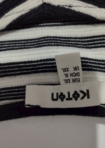 Koton Gri Çizgili V Yaka Kolsuz Crop Top