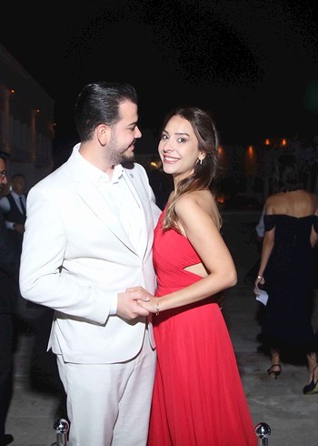 Klasik Zarafet Kırmızı Uzun Sırt Dekolteli Abiye - Görsel 6