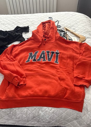 Kırmızı Kapüşonlu Mavi Baskılı Sweatshirt içi şardonlu