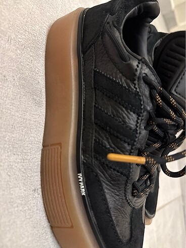 36 Beden Adidas IVY Park modelidir türkiyede yok