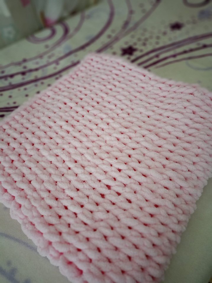 Pembe Örgü Çocuk ve tv Battaniyesi istenilen renkte örülür - Görsel 2