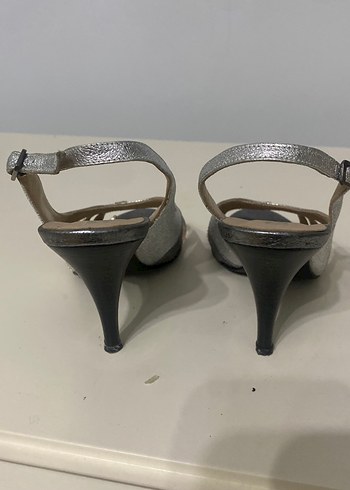 Gri Topuklu Kadın Ayakkabı - Görsel 3