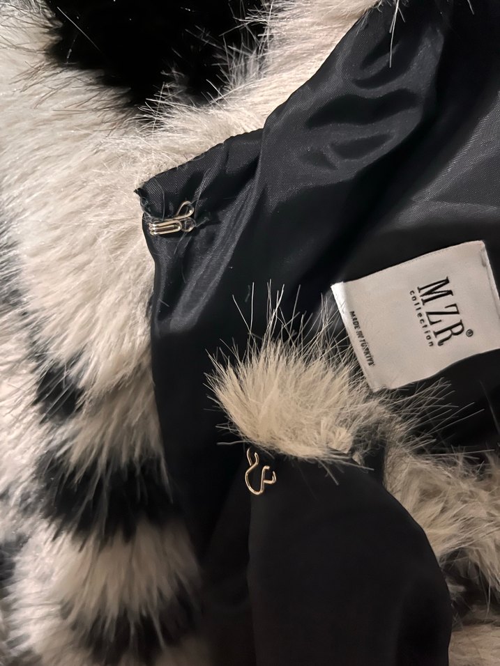 Siyah Beyaz Zebra Desenli kısa Kürk - Görsel 2