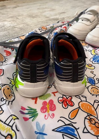 25 Beden çeşitli Renk Skechers Spor Ayakkabı 25 numara