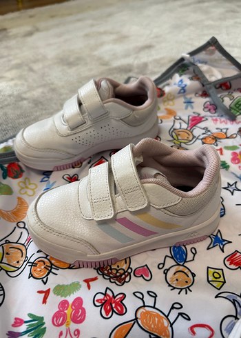 28 Beden Adidas Kız Çocuk Beyaz Cırt Cırtlı Spor Ayakkabı