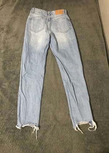 Bershka Yırtık Mom Jean - Görsel 3