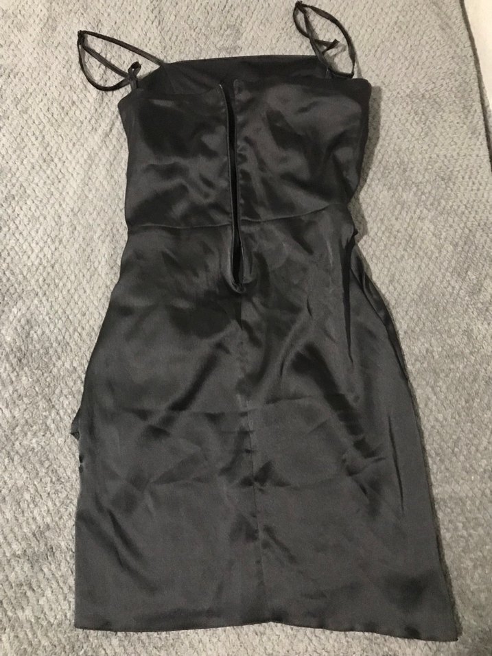 SİYAH SATEN MİNİ ELBİSE - Görsel 3