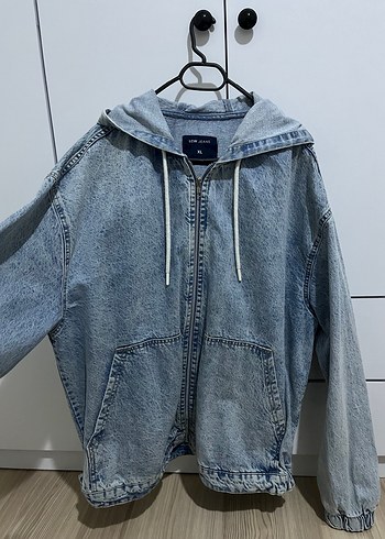 Kapüşonlu Bol Kesim Denim Ceket