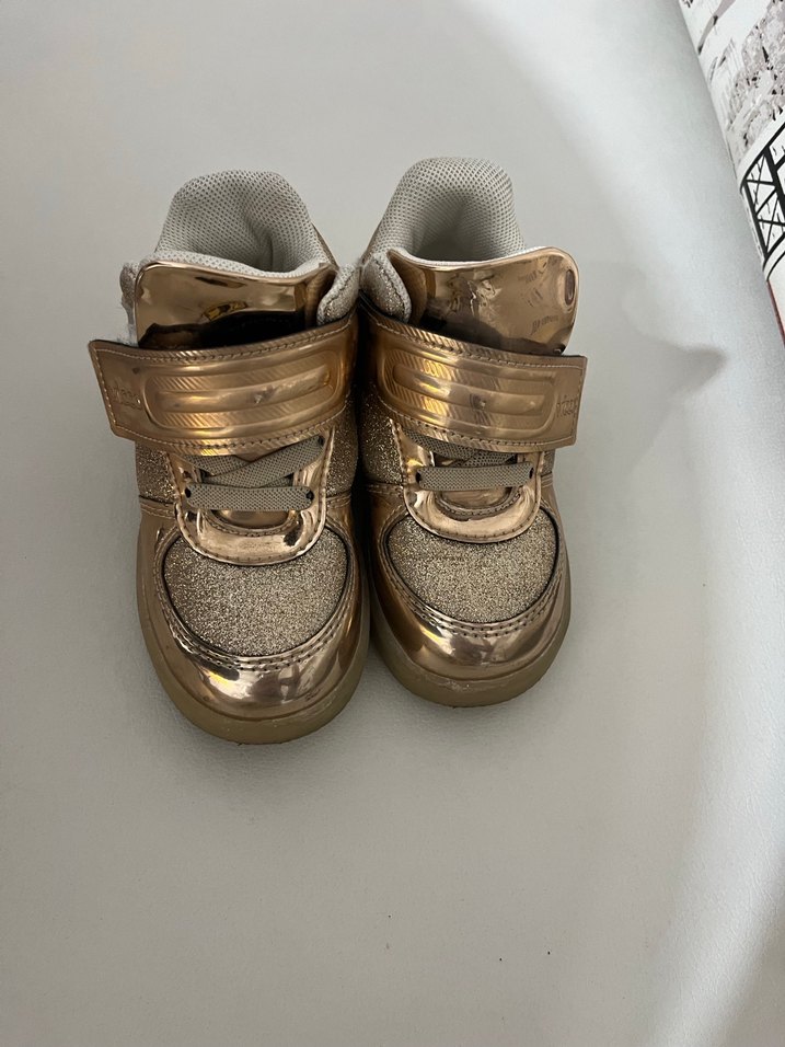 Kız Çocuk Altın Renkli Spor Ayakkabı - Görsel 2