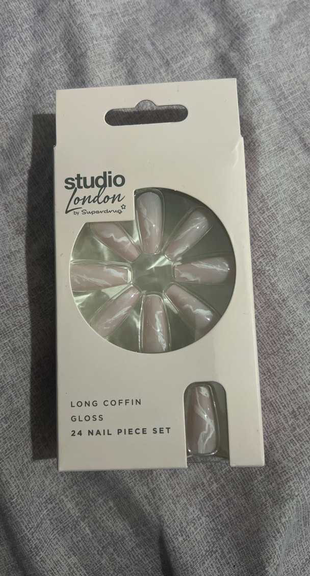 Studio London Uzun Coffin Parlak Tırnak Seti - Görsel 2