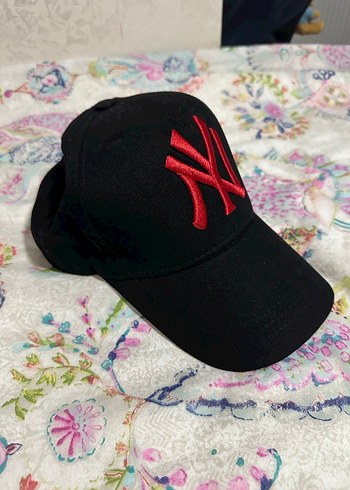 NY Siyah Kırmızı Nakışlı Spor Şapka - Görsel 2