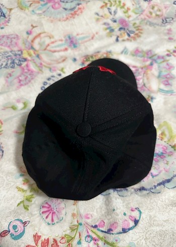 NY Siyah Kırmızı Nakışlı Spor Şapka - Görsel 3