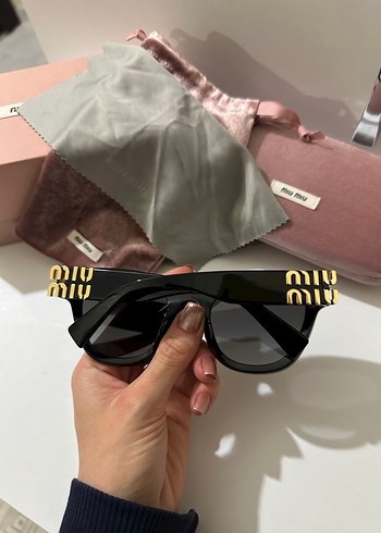 Miu Miu MU 01YS 1AB5D1 51 Kadın Siyah Güneş Gözlüğü - Görsel 3