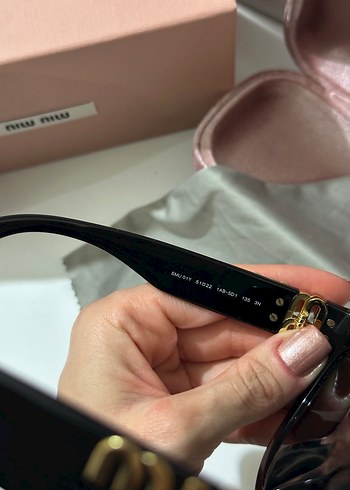 Miu Miu MU 01YS 1AB5D1 51 Kadın Siyah Güneş Gözlüğü - Görsel 5