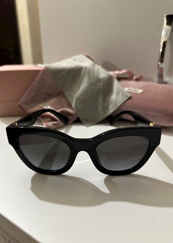 Miu Miu MU 01YS 1AB5D1 51 Kadın Siyah Güneş Gözlüğü - Görsel 2