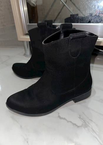 Siyah Süet Topuklu Kadın Bot - Görsel 2