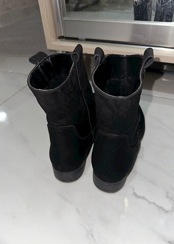 Siyah Süet Topuklu Kadın Bot - Görsel 4