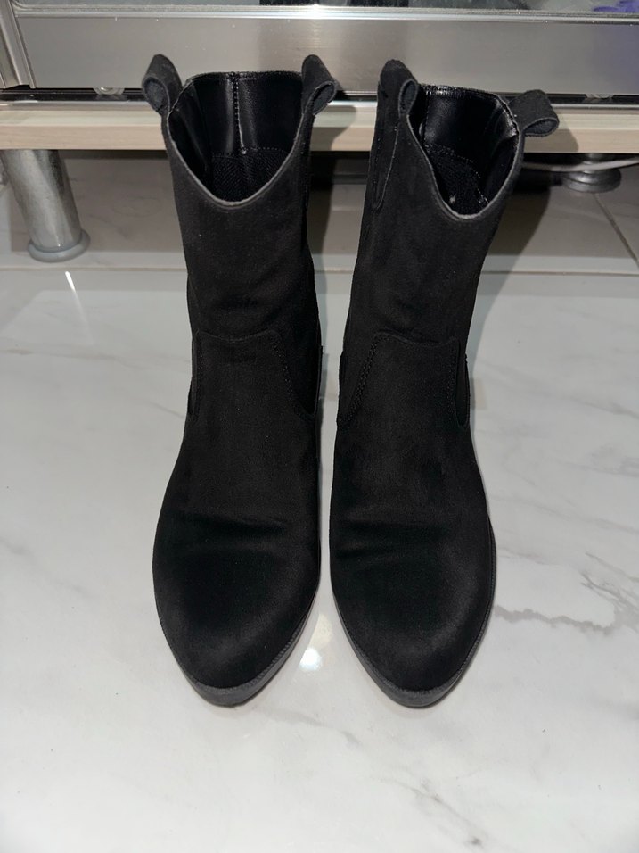 Siyah Süet Topuklu Kadın Bot - Görsel 3