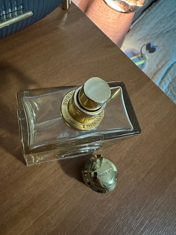 Burberry Goddess Kadın Parfüm Şişesi 100ml EDP - Görsel 4