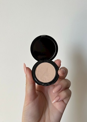 Farmasi highlighter