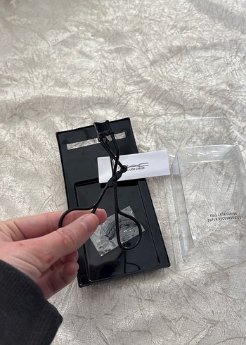 MAC Siyah Kirpik Kıvırıcı Seti - Görsel 2