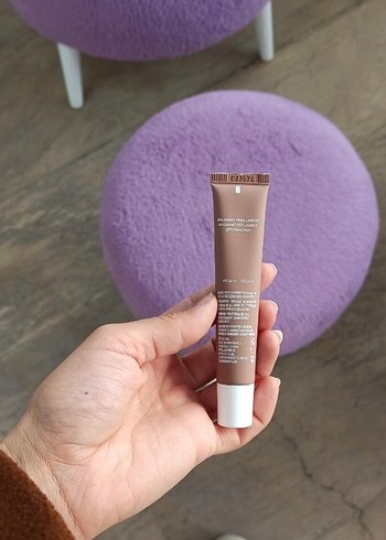 Summer Fridays Pastel Bej Dudak Parlatıcısı - Görsel 2