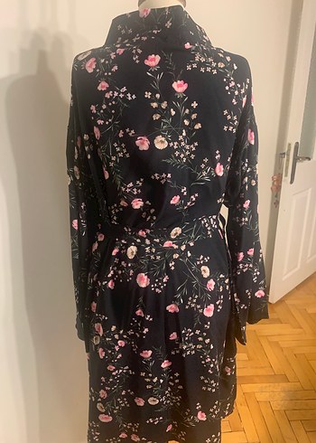 Çiçek Desenli Siyah Uzun Kadın Sabahlık - Görsel 4