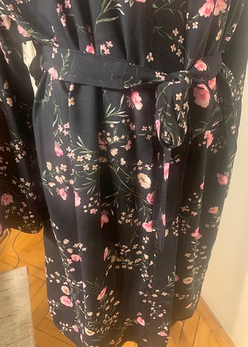 Çiçek Desenli Siyah Uzun Kadın Sabahlık - Görsel 3