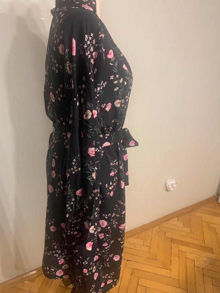 Çiçek Desenli Siyah Uzun Kadın Sabahlık - Görsel 5