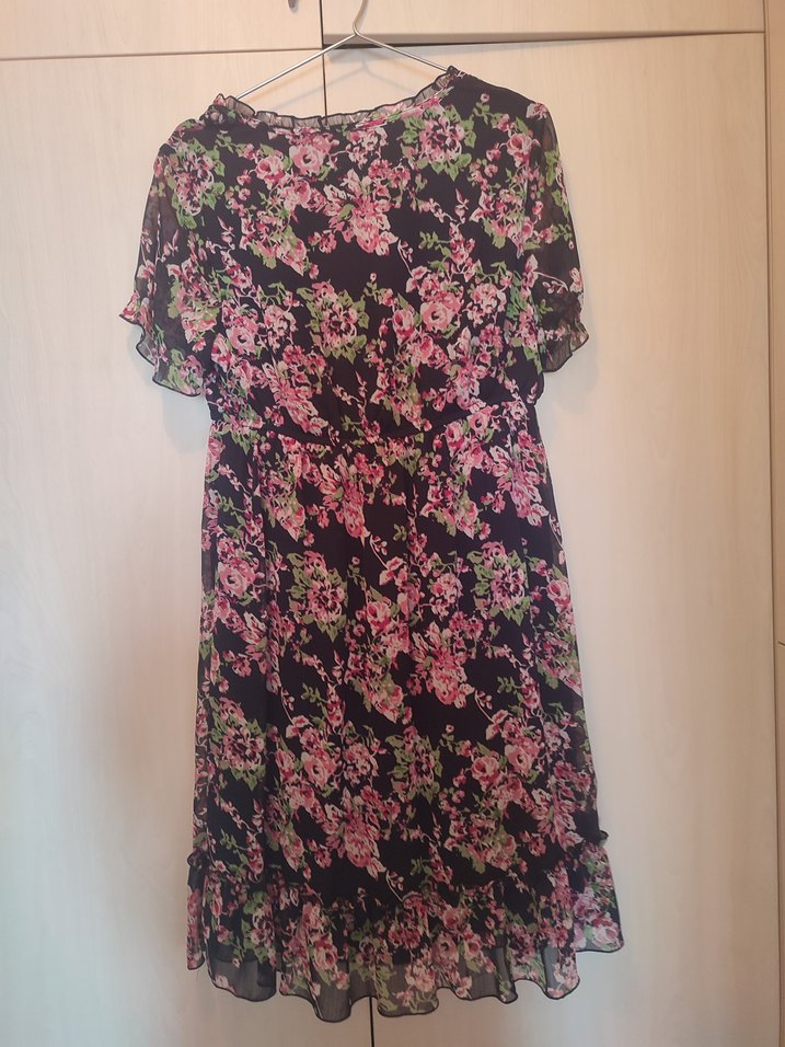 V Yaka Kısa Kollu Pembe Çiçekli Midi Elbise - Görsel 2