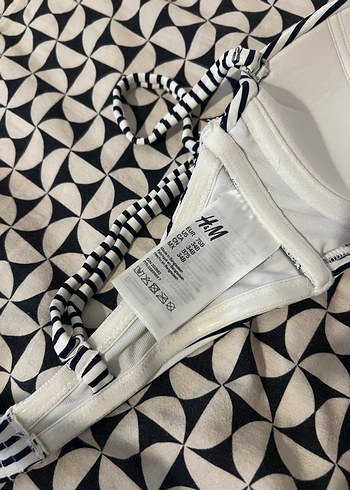 H&M Çizgili bikini üstü