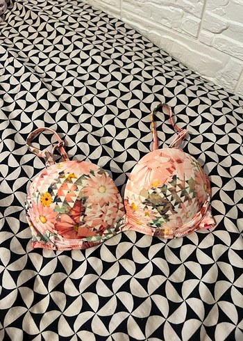 Pembe bikini