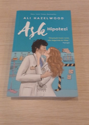 Ali Hazelwood'dan Aşk Hipotezi Romanı