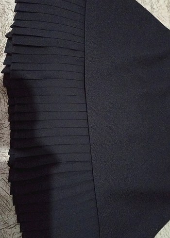 Piliseli Siyah Mini Etek - Görsel 2