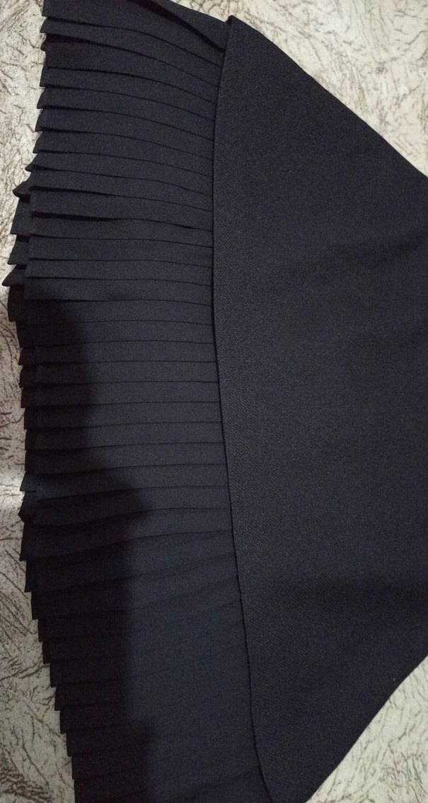 Piliseli Siyah Mini Etek - Görsel 2