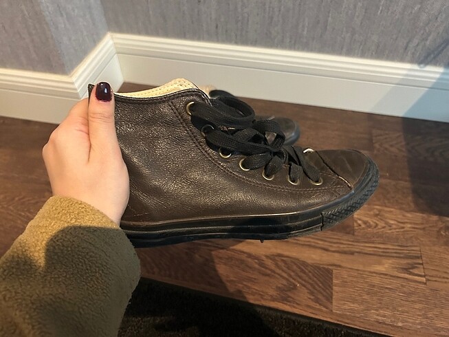 Deri Converse