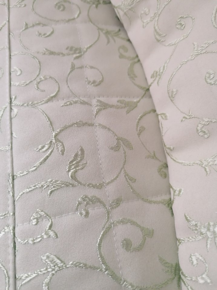 Açık Yeşil Nakışlı Yatak Örtüsü - Görsel 2