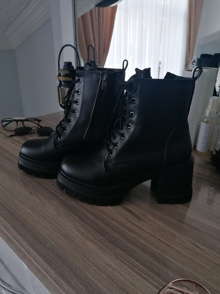 Siyah suni Deri Gotik Topuklu Kadın Bot - Görsel 2