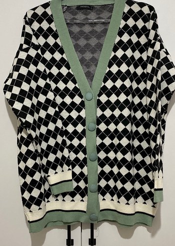 Düğmeli Ekose Desenli V Yaka Hırka - Görsel 3