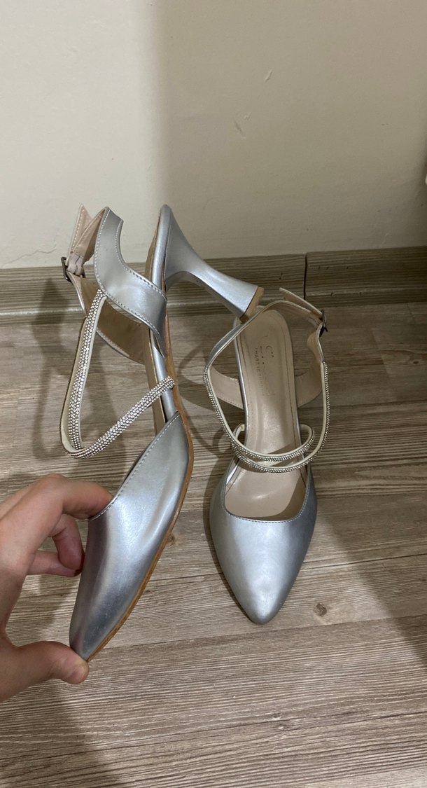 Gri Metal Tokalı İnce Topuk Abiye Ayakkabı - Görsel 3