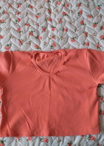 Pembe V Yaka Kısa Kollu Kadın Tişört