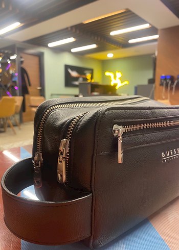 Guess GUESS Siyah Fermuarlı Erkek El Çantası