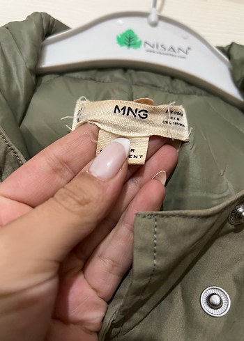 Mango Düğmeli Kapüşonlu Kadın Midi Mont