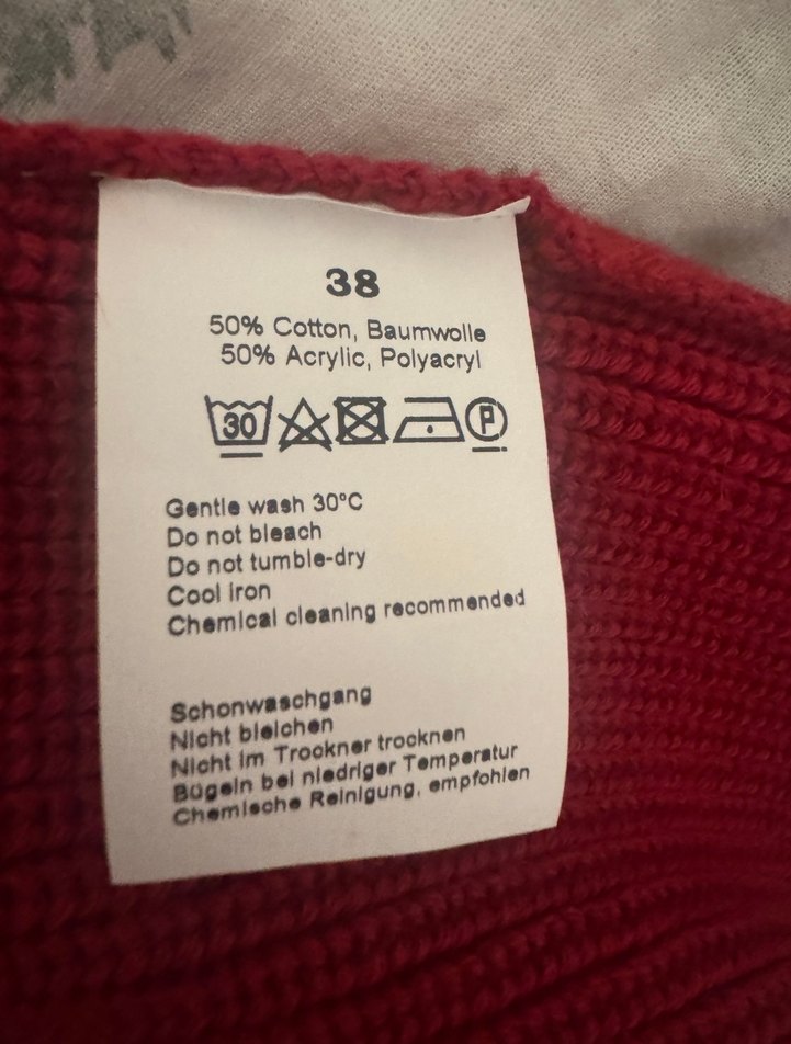 Kırmızı Hırka - Görsel 3