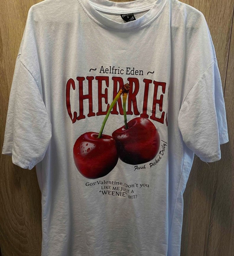 Kirazlı beyaz T-shirt - Görsel 4