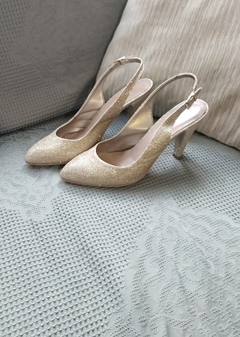 Bej Parlak Simli Stiletto Topuklu Kadın Ayakkabı