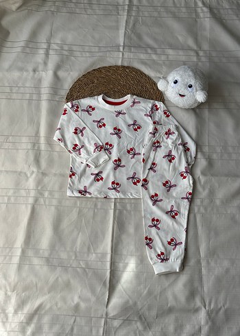 Diğer Pamuklu Kiraz Desenli Beyaz Çocuk Pijama Takımı