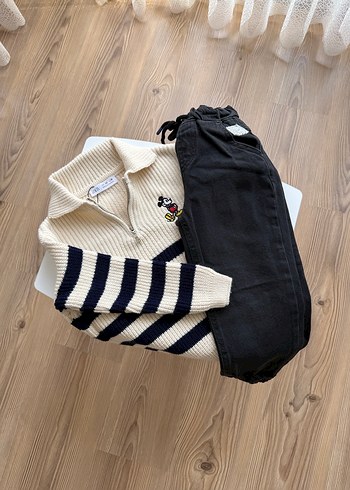 Çizgili ve Nakışlı Erkek Çocuk Triko Kazak - Görsel 2